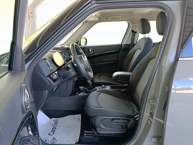 8 - MINI Countryman Mini Countryman 1.5 Cooper Essential auto