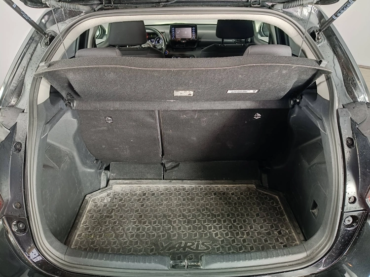 14 - Toyota Yaris Yaris 1.5h Trend