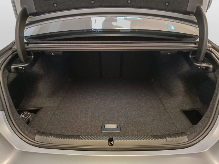 13 - BMW i5 BMW i5 xDrive40 Berlina
