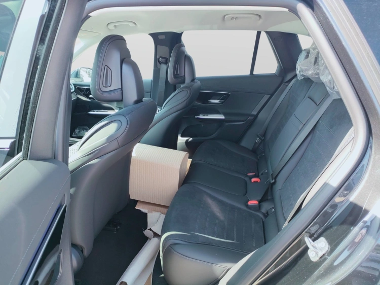 12 - Mercedes-Benz GLC 220 d 4MATIC