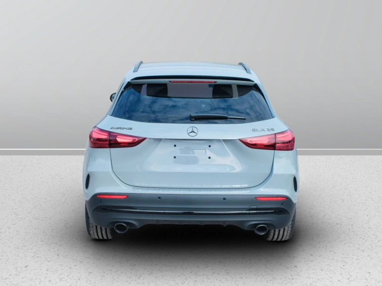 4 - Mercedes AMG GLA Mercedes-AMG GLA 35 4MATIC