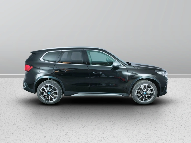 6 - BMW X1 X1 xdrive 25e X-Line auto