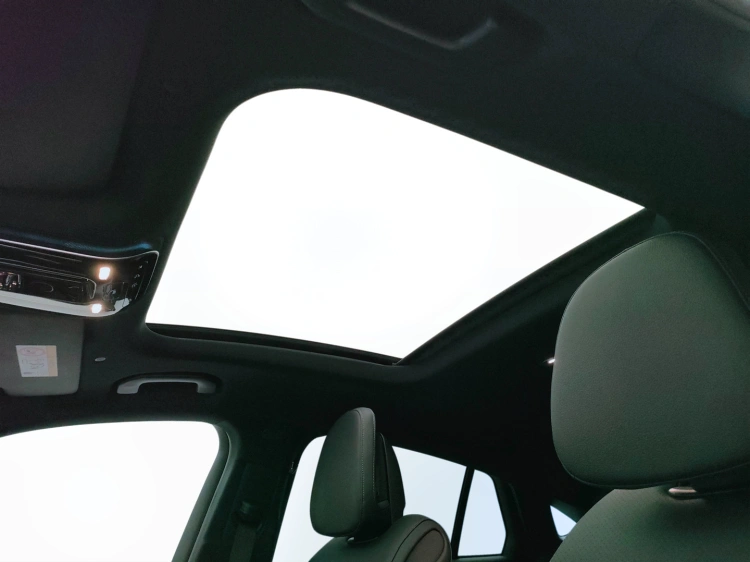 12 - Mercedes-Benz GLC 300 de phev AMG Line Advanced 4matic auto