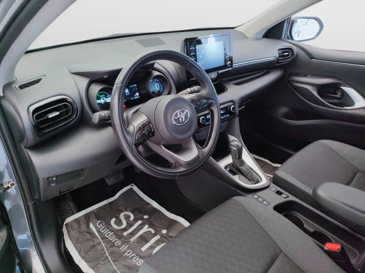 14 - Toyota Yaris Yaris 1.5h Trend