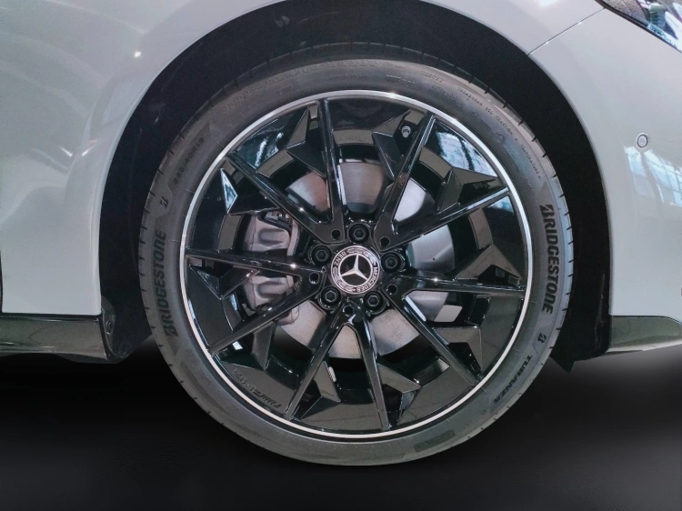 6 - Mercedes-Benz CLA 250+ con tecnologia EQ