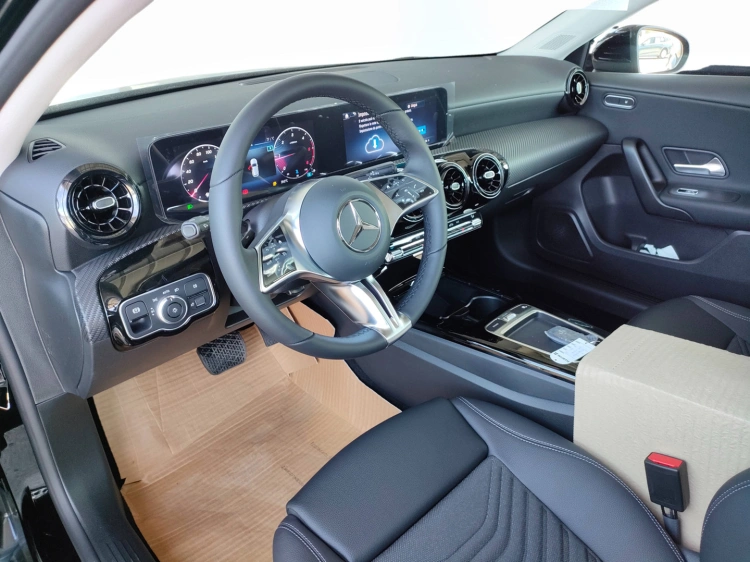 7 - Mercedes-Benz Classe A 180 d Automatic