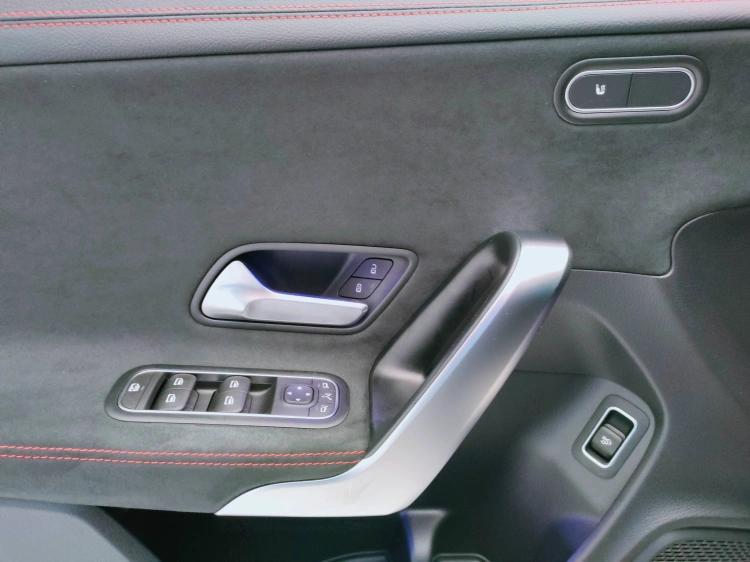 18 - Mercedes-Benz CLA Coupe 200 d AMG Line Advanced Plus auto