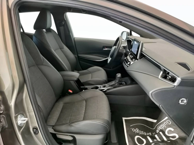 9 - Toyota Corolla Corolla 1.8h Style cvt
