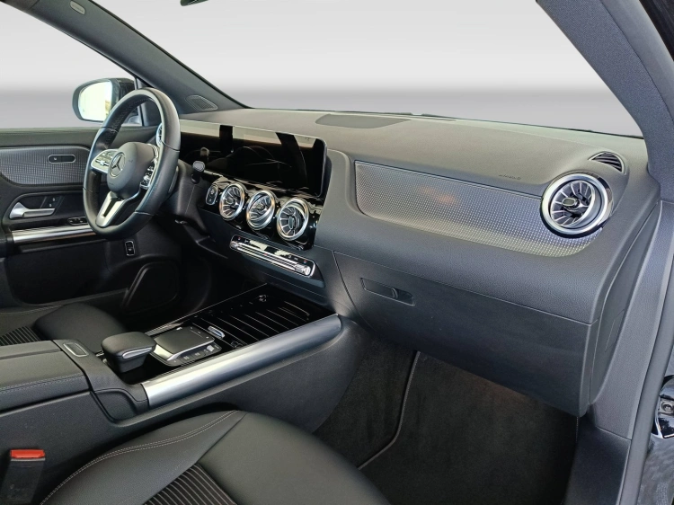 10 - Mercedes-Benz GLA 180 d Sport Plus auto