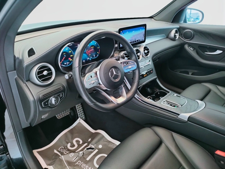 16 - Mercedes-Benz GLC Coupe 220 d Premium 4matic auto