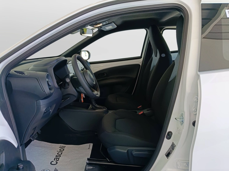 8 - Toyota Aygo X AYGO X HEV  MC26