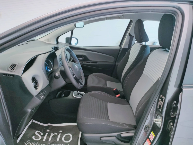 16 - Toyota Yaris Yaris 5p 1.5h Cool