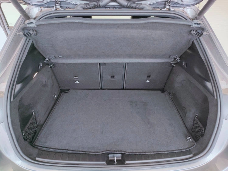 9 - Mercedes-Benz GLA 200 d AMG Line Premium auto