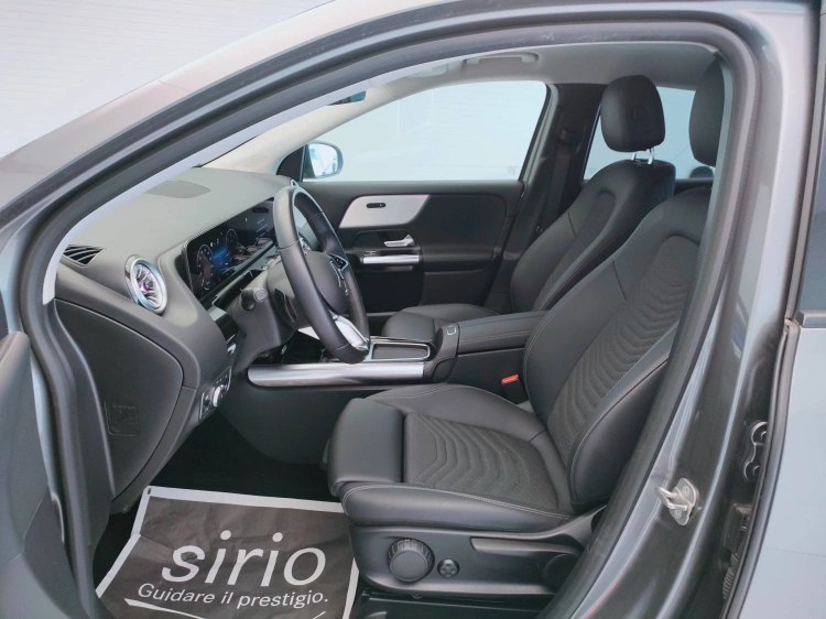 17 - Mercedes-Benz GLA 180 d Progressive Advanced Plus auto