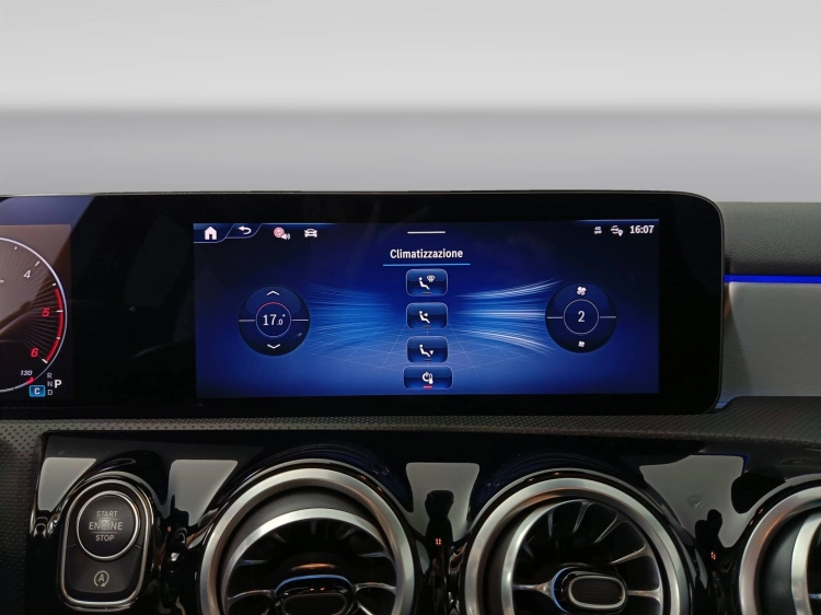 15 - Mercedes-Benz Classe A 180 d AMG Line Advanced Plus auto