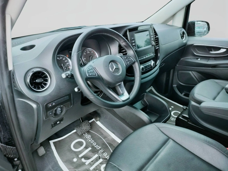 11 - Mercedes Vans Vito 119 cdi long mixto auto my20