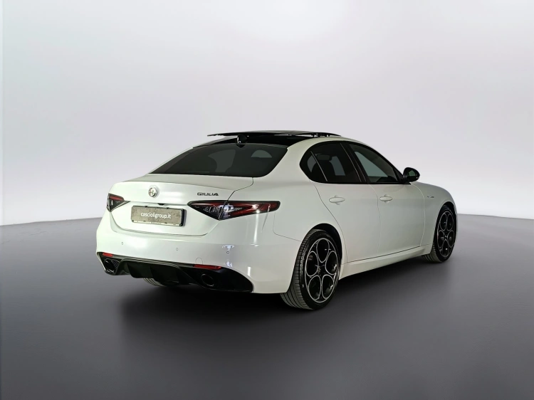 4 - Alfa romeo Giulia Giulia 2.2 t Veloce 160cv auto