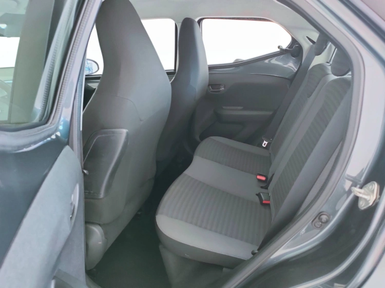 10 - Toyota Aygo Aygo 5p 1.0 x-play m-mt 72cv