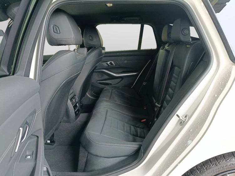 9 - BMW Serie 3 320d Touring mhev 48V xdrive MSport Pro auto