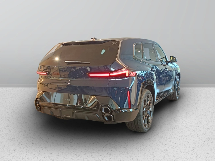 3 - BMW XM BMW XM Label