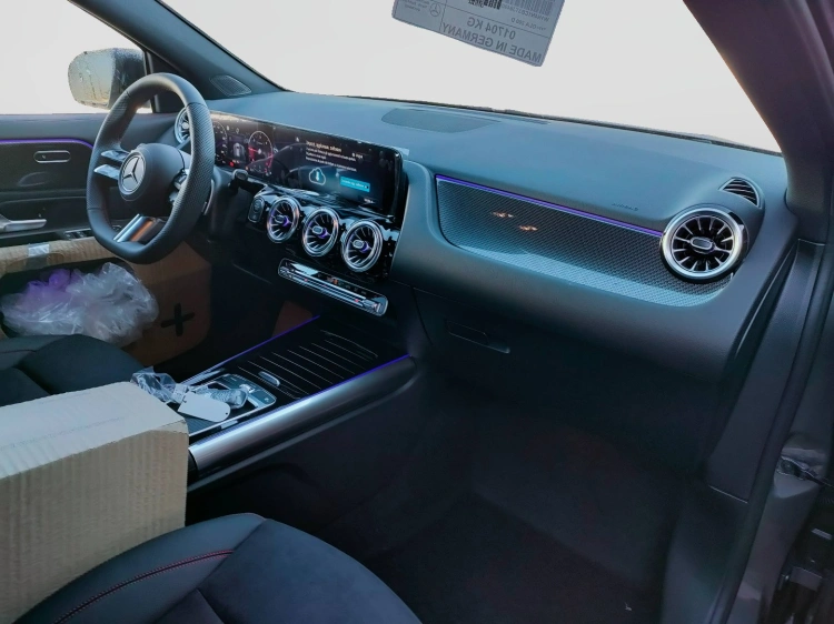 11 - Mercedes-Benz GLA 200 d automatic