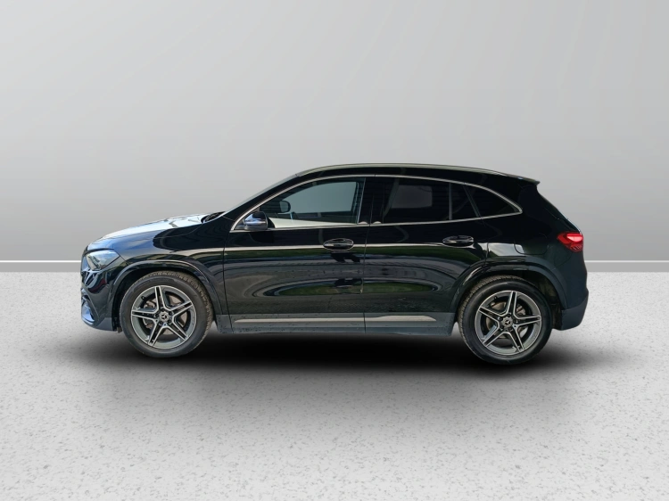 6 - Mercedes-Benz GLA 200 d AMG Line Premium auto