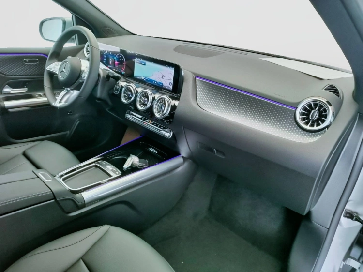 14 - Mercedes-Benz Classe B 180 d Street Edition auto