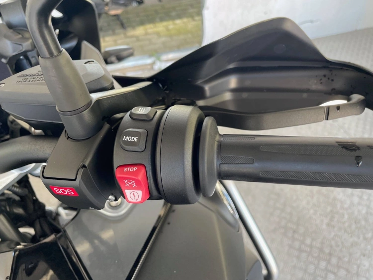 6 - BMW Motorrad GS r1250gs adventure triple black