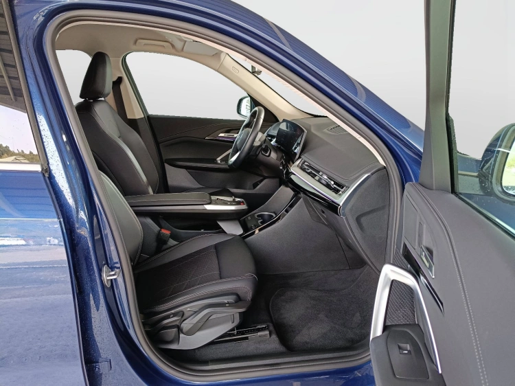 11 - BMW iX1 iX1 edrive 20 X-Line