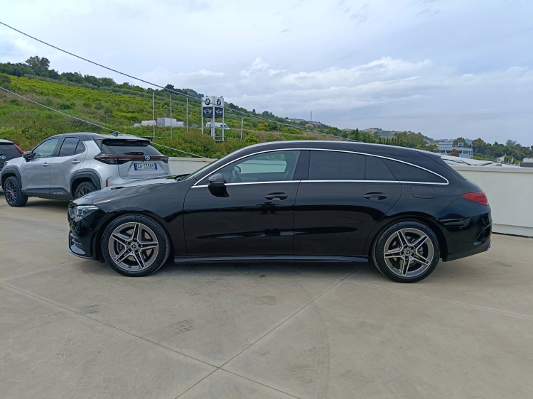3 - Mercedes-Benz CLA Shooting Brake 200d Premium auto