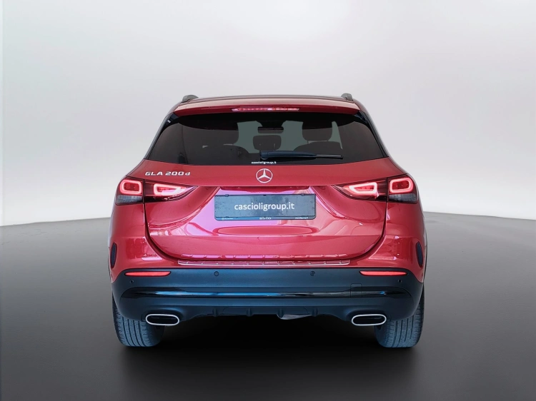 6 - Mercedes-Benz GLA 200 d Premium auto