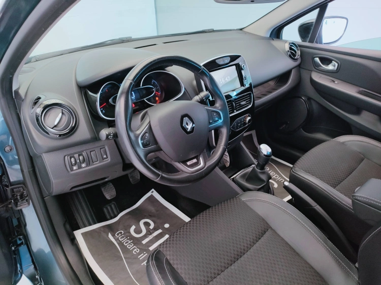 15 - Renault Clio Clio 1.5 dci Moschino Intens 90cv