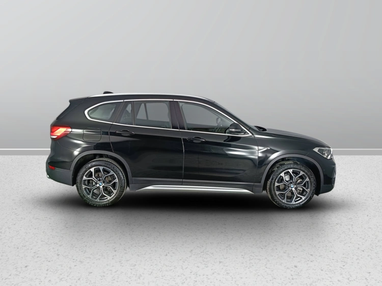6 - BMW X1 X1 sdrive18d xLine auto