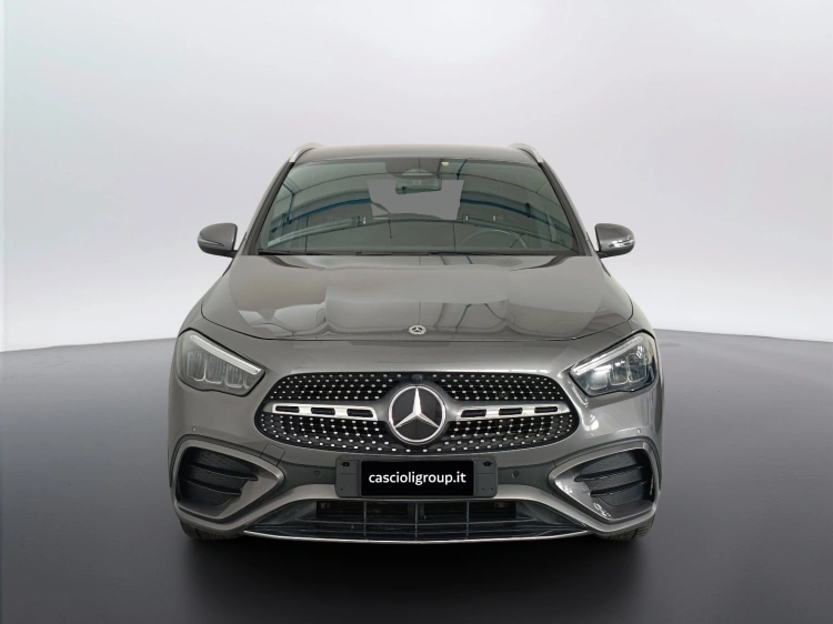 2 - Mercedes-Benz GLA 200 d AMG Line Premium 4matic auto