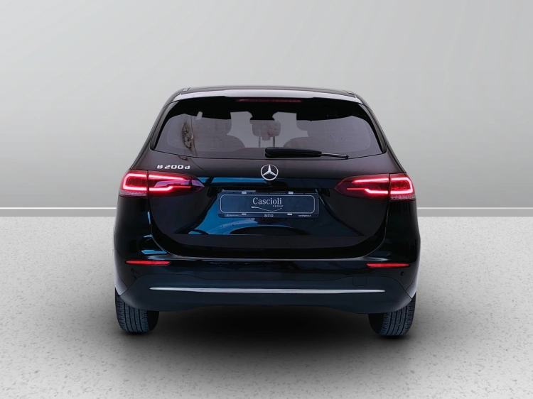 4 - Mercedes-Benz Classe B 200 d Sport auto