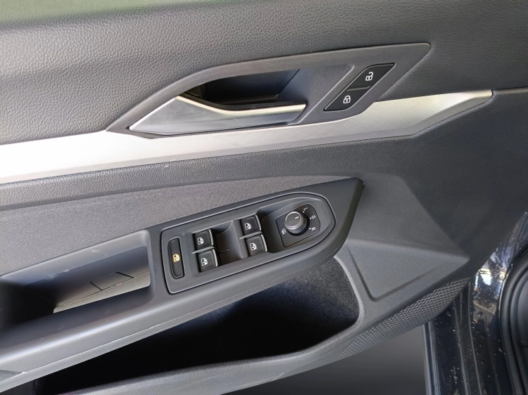 17 - Volkswagen Golf Golf 2.0 tdi Life 115cv