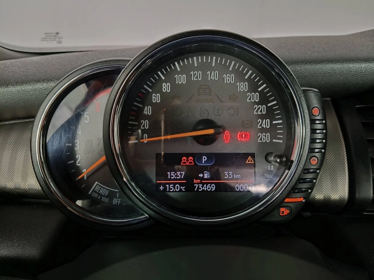 12 - MINI Cooper Mini Cabrio 1.5 Cooper D Hype auto