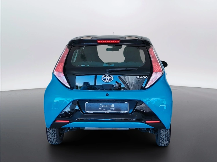 6 - Toyota Aygo Aygo 5p 1.0 x-cite m-mt