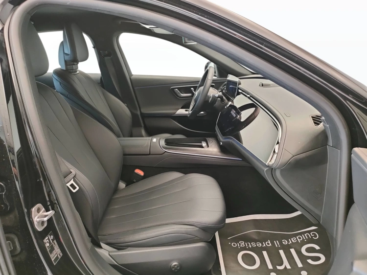 15 - Mercedes-Benz Classe E 220 d 4MATIC