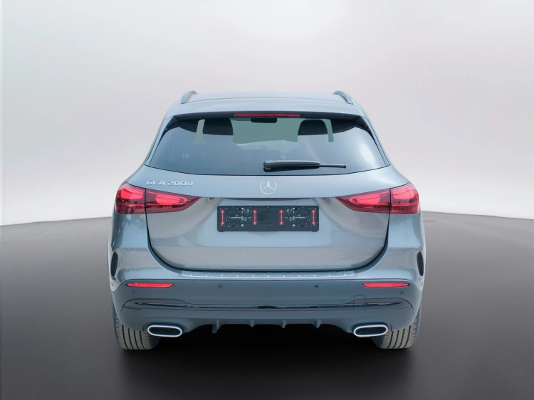 4 - Mercedes-Benz GLA 200 d automatic