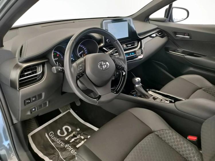 13 - Toyota C-HR C-HR 1.8h Trend e-cvt