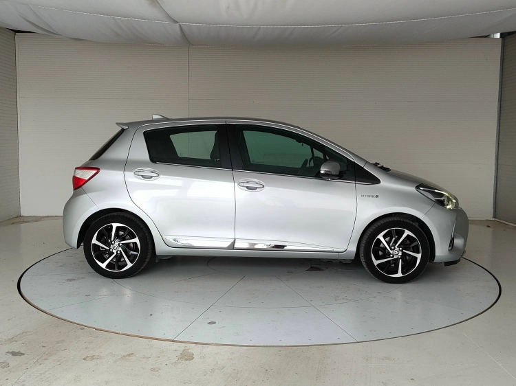 7 - Toyota Yaris Yaris 5p 1.5h Style my18