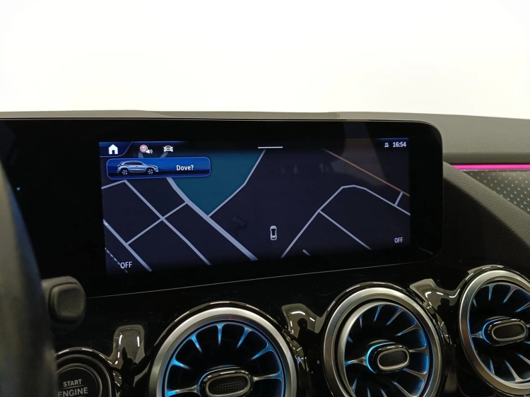 13 - Mercedes-Benz GLA 200 d Progressive Advanced Plus auto