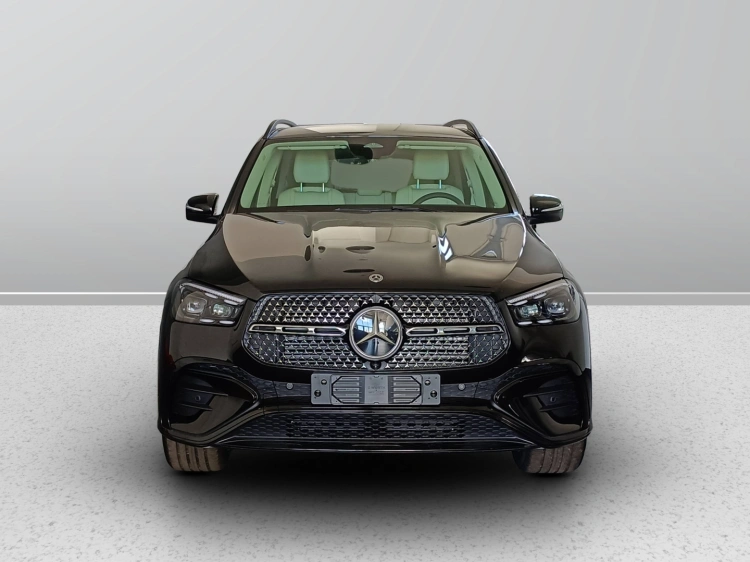 2 - Mercedes-Benz GLE 300 d 4MATIC