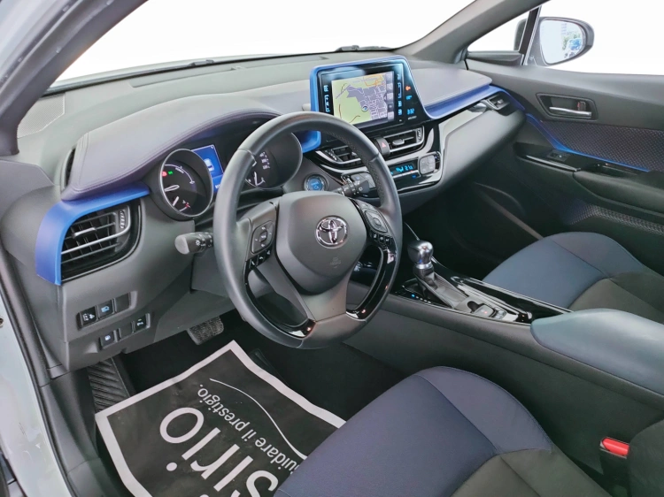13 - Toyota C-HR C-HR 1.8h Style 2wd e-cvt
