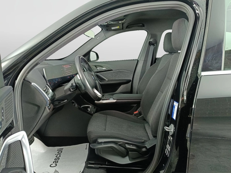 8 - BMW X1 X1 sdrive18d Edition Essence auto