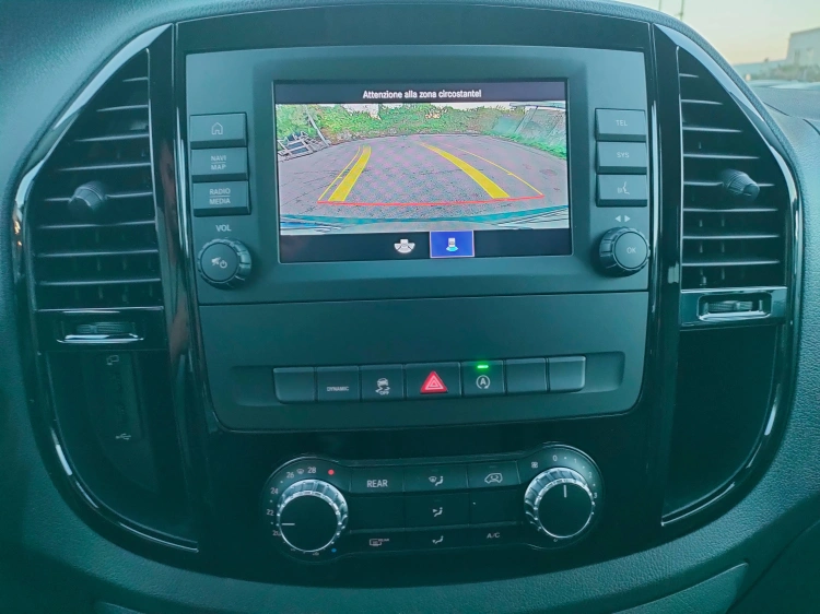 12 - Mercedes Vans Vito 116 cdi long tourer pro auto my20