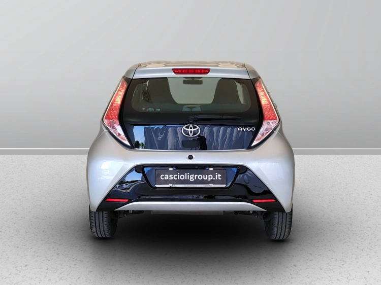4 - Toyota Aygo Aygo 5p 1.0 x-play my15