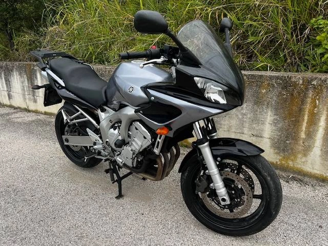 3 - Yamaha E1724 YAMAHA FZ6