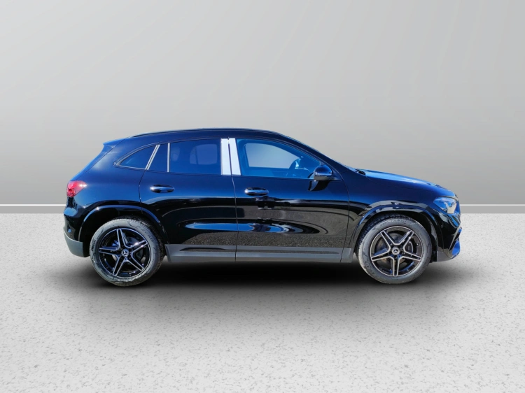 6 - Mercedes-Benz GLA 200 d automatic